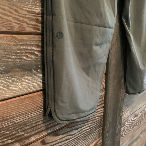 NWT Lululemon Final Play Crop - Picture 4 of 4